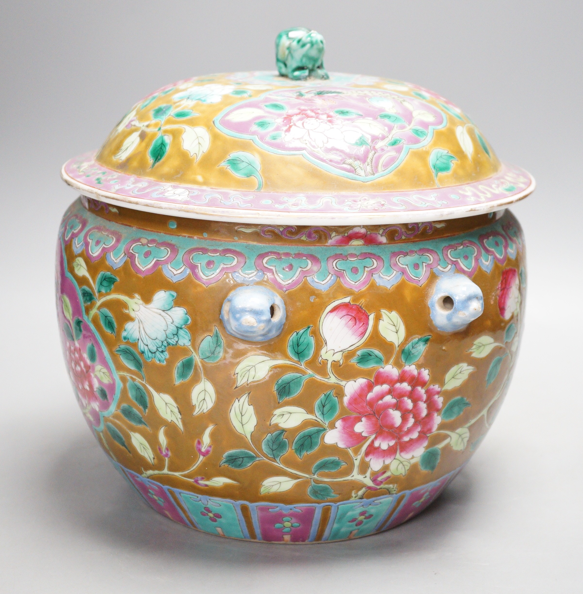 A late 19th century Chinese Straits pea green ground Kamcheng and cover, 25cm tall